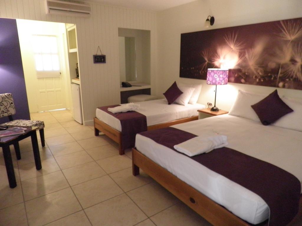 Chic - The Boutique Hotel And Conference Centre Crown Point Room photo