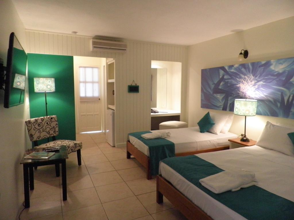 Chic - The Boutique Hotel And Conference Centre Crown Point Room photo