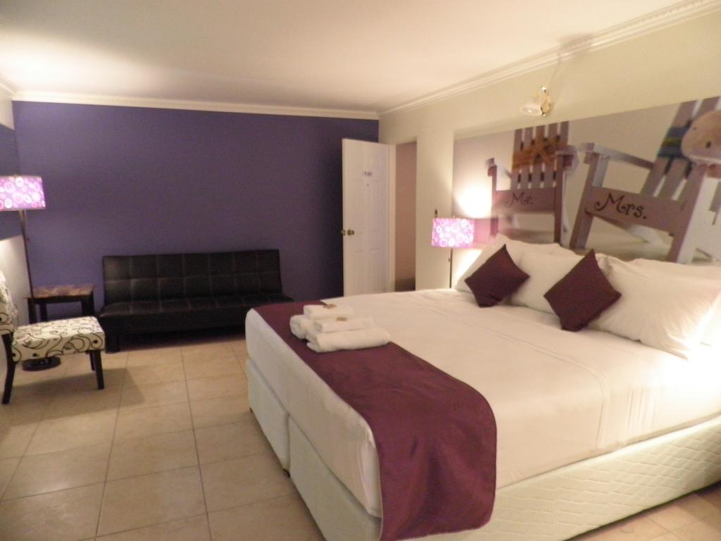 Chic - The Boutique Hotel And Conference Centre Crown Point Room photo